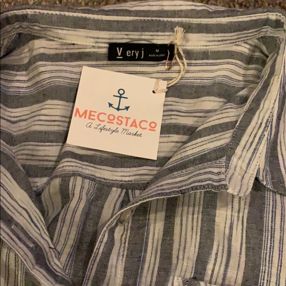 Blouse - Picture 2 of 3